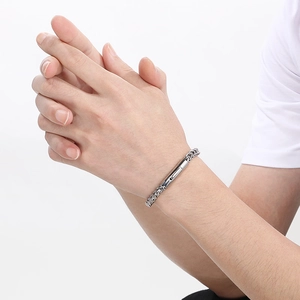 Bracciale a catena intrecciata in acciaio inossidabile con chiusura cilindrica