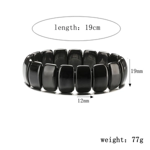 Vue détaillée du bracelet en hématite noire, dimensions 19x12mm et longueur de 19cm