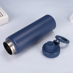 Detail view of the 304 stainless steel vacuum bottle showing the lid and inner metal liner