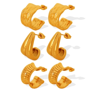 Three pairs of 18K gold-plated C-shape earrings with hammered and wavy textures