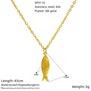 Detail view of 18K gold plated stainless steel fish pendant with 45cm chain and dimensions