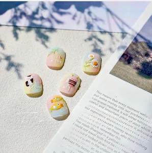 Détails d'autocollants 3D pour ongles avec motifs mignons de vache, glace et marguerite