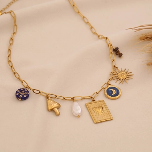 Goldene Büroklammerkette mit Mond, Sonne, Tarot-Anhängern und weißer Perlenimitation