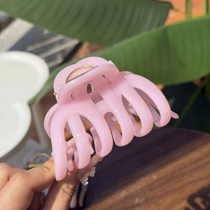 Elegant French style large pink pumpkin hair claw clip for women stylish hair accessory