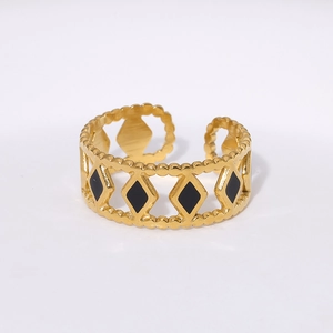 Adjustable 18K gold plated stainless steel ring with black geometric rhombus patterns