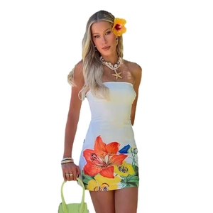Abito a fascia bianco da donna con stampa a gigli gialli per vacanze estive