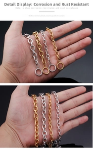 Détail du collier chaîne en O avec fermoir OT en acier inoxydable doré et argenté