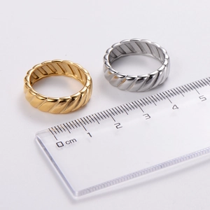 18K gold and silver stainless steel rings with diagonal tire tread pattern and size scale