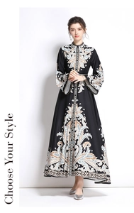 Vue détaillée d'une robe maxi vintage imprimé baroque avec manches évasées et taille