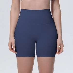 Détail du short de yoga bleu foncé taille haute sans couture en tissu respirant