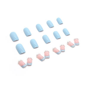 Faux ongles bleu ciel pailletés avec perles et forme carrée, coffret de 24 pièces