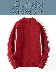 Detailansicht der roten Strickjacke mit sportlichen weißen Streifen und Rippbündchen