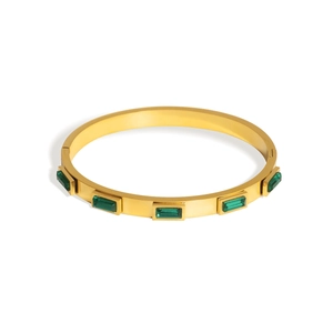 Bracelet en acier inoxydable plaqué or 18K avec cristaux rectangulaires verts vue latérale