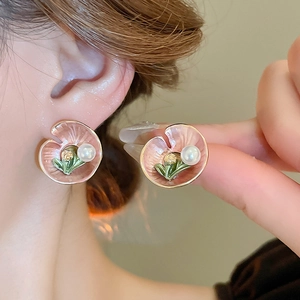French vintage pink enamel flower stud earrings with white pearl and gold plating