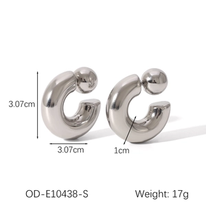 Detailed dimensions of silver thick hoop earrings with 3.07cm diameter and 1cm thickness