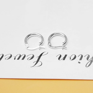 Minimalist S925 sterling silver hoop earrings for women with high polish silver finish