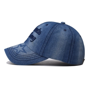 Casquette de baseball en jean délavé bleu foncé avec étoiles et broderies latérales