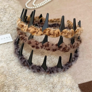 Drei Haarreifen mit Leopardenmuster aus Samt und rutschfesten Zähnen für Winterstyling