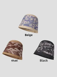 Trois chapeaux bob tressés en beige, kaki et noir avec des motifs géométriques modernes