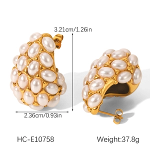 Detailed size specifications for gold teardrop pearl earrings measuring 2.36 by 3.21 cm