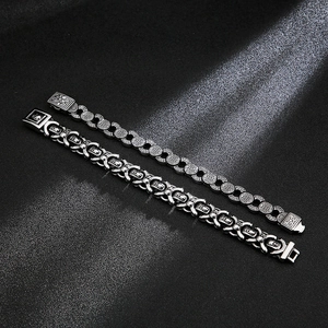 Bracelet punk vintage pour homme avec tête de mort et motifs rétro en argent antique
