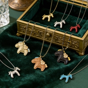 Vintage Horse Pendant Necklace Copper Animal Shape Long Sweater Chain Elegant Jewelry Gift For Women