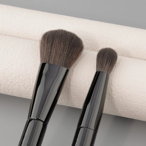 Dual-ended makeup brush set with soft synthetic bristles for powder and blush application