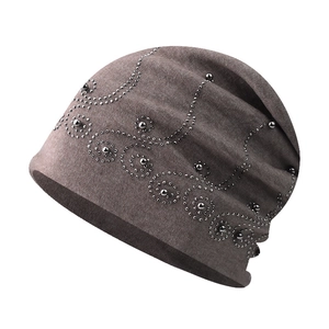 Bonnet tombant marron pour femme orné de strass élégants à motifs cachemire