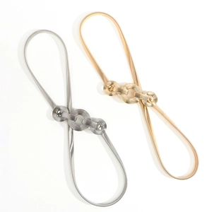 Cinturones metálicos minimalistas de cadena dorada y plateada con hebillas redondas
