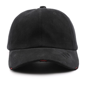 Klassische schwarze Baumwoll-Baseballkappe mit Vintage-Distressed-Schirm und rotem Futter