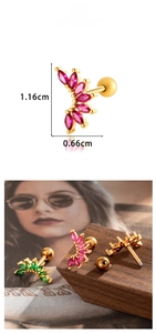 Vue détaillée des boucles d'oreilles marquise en zircone avec fermoir à vis