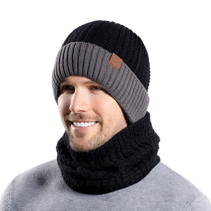 Men's winter knit beanie and neck warmer set with fleece lining and contrast design