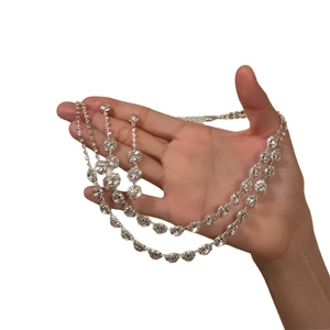 Set collana e orecchini a fiore d'argento a doppio strato con brillanti strass incastonati