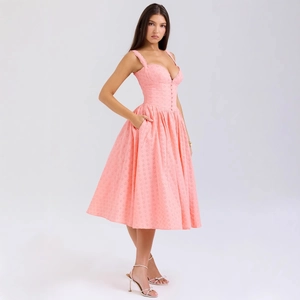 Robe midi rose brodée avec bustier corset et bretelles réglables en coton ajouré