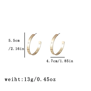 Detailed size specifications of hollow star pattern C-shaped hoop earrings in gold