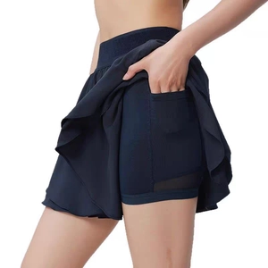 Jupe-short de tennis marine 2-en-1 avec short intégré, poche latérale et mesh respirant