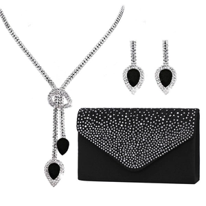 Set di gioielli in argento con pietre nere e pochette da sera con strass