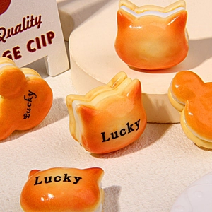 Süße Katzen-Clips aus Harz mit orangefarbenem Farbverlauf und Lucky-Text für DIY-Bastelarbeiten