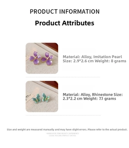 Vue détaillée des boucles d'oreilles vintage papillon et fleur avec perles et strass