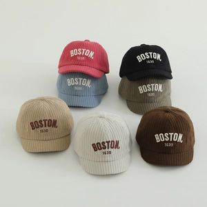 Cord-Baseballkappen für Kleinkinder in sechs Farben mit BOSTON-Stickerei für den Herbst