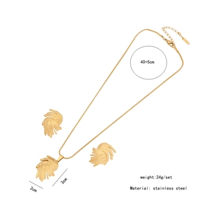 Detailed dimensions of golden irregular stainless steel necklace and earrings jewelry set