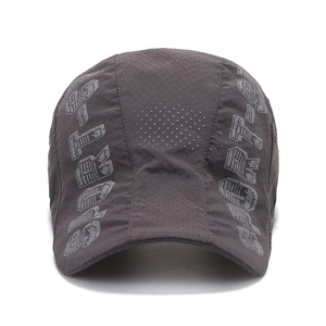 Breathable charcoal grey sports flat cap with quick-dry mesh and side letter print