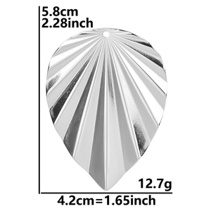 Ciondolo a ventaglio argento con trama radiale e dimensioni 5,8 cm x 4,2 cm