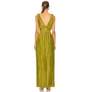 Robe longue plissée vert olive avec licou, dos nu élégant et décolleté en V profond