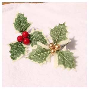Künstliche Stechpalmenbeeren Mit Grünen Blättern Weihnachts Kranz Dekoration DIY Baumschmuck Kunststoff Schaumstoff Satin Dekorativ