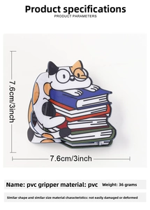 Vue détaillée de la pince à cheveux chat de 7,6 cm sur des livres en PVC durable et solide