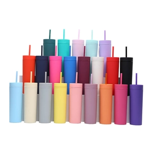 Matte 16oz doppelwandige Plastikbecher mit Deckeln und Strohhalmen in vielen Farben