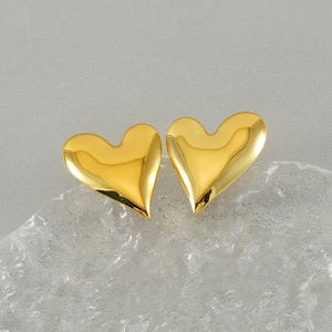 Heart Shaped Stainless Steel Stud Earrings With 18K Gold Plated Glossy Finish Fashion Jewelry For Women Elegant