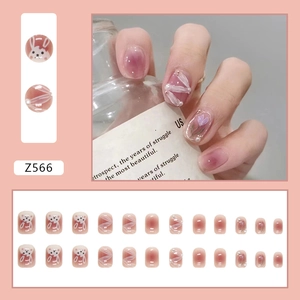 Faux ongles dégradés roses avec jolis lapins blancs et motifs floraux de tulipes