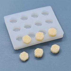 12-Loch Silikonform mit Rosenmuster für DIY Backen, Schokolade und handgemachte Seifen